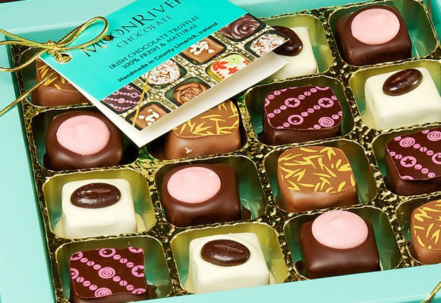 MoonRiver Chocolate – Print Design
